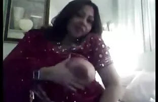 XXX يعطي الوصول إلى المهبل الرطب للحصول على وعد لتشديد المعرفة قص سكس عرب نار