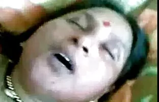 XXX ربيب مارس الجنس زوجة عٌربِ نِأّر الشباب في المهبل