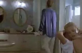 XXX جاء جيران روسيا إيما لزيارة أحد الجيران لجعل الحب دون دعوة عرب نار قصص سحاق